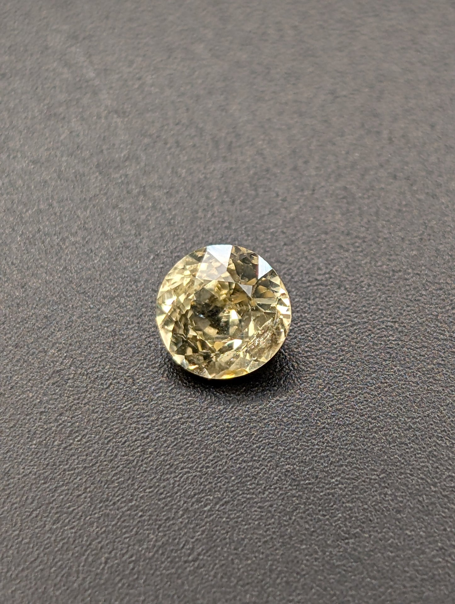 0.76ct Unheated Natural Yellow Sapphire - Ceylon