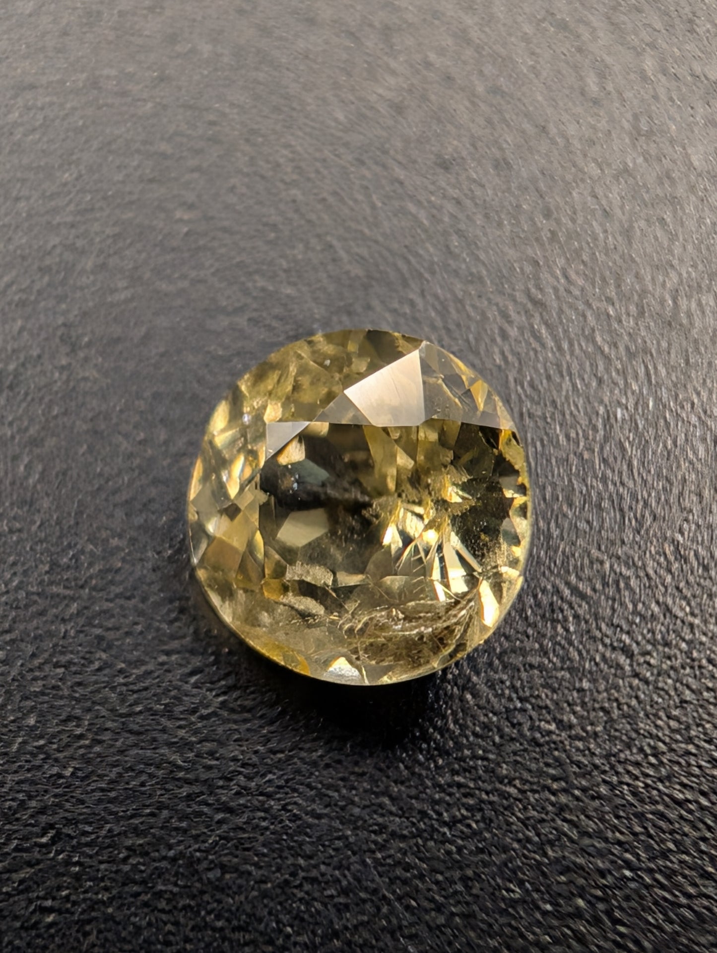 0.76ct Unheated Natural Yellow Sapphire - Ceylon
