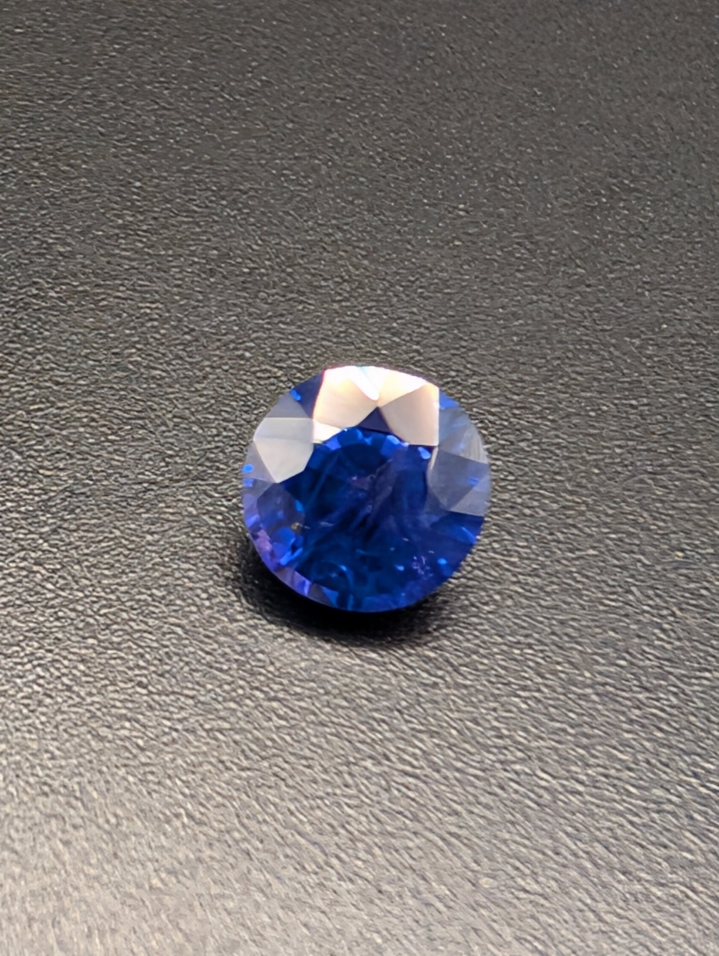 0.74ct Natural Unheated Cornflower Blue Sapphire - Round Cut