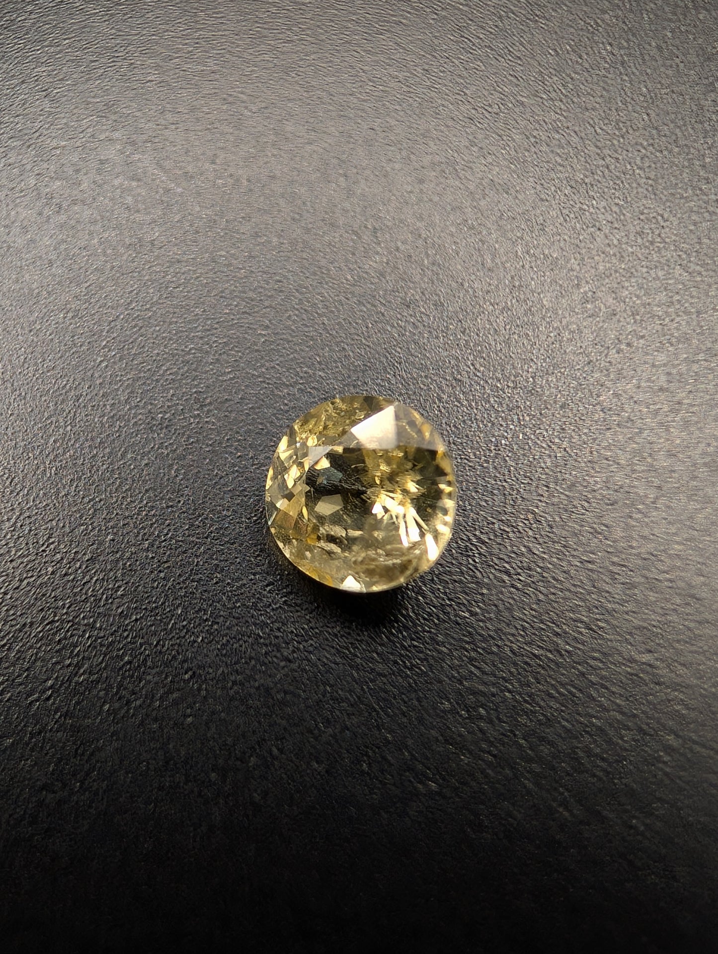 0.76ct Unheated Natural Yellow Sapphire - Ceylon
