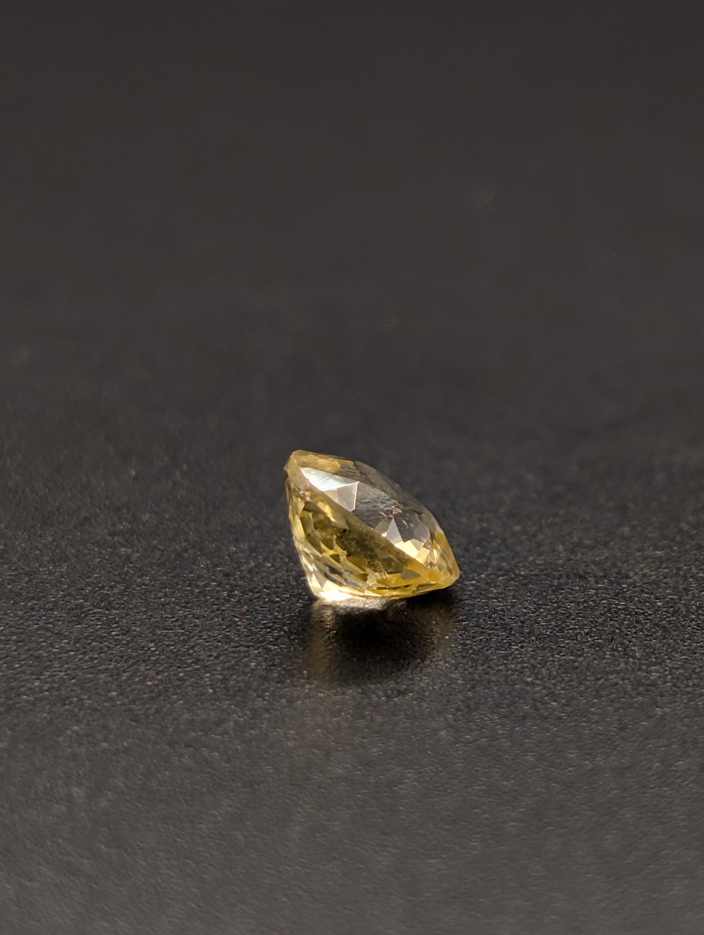 0.76ct Unheated Natural Yellow Sapphire - Ceylon