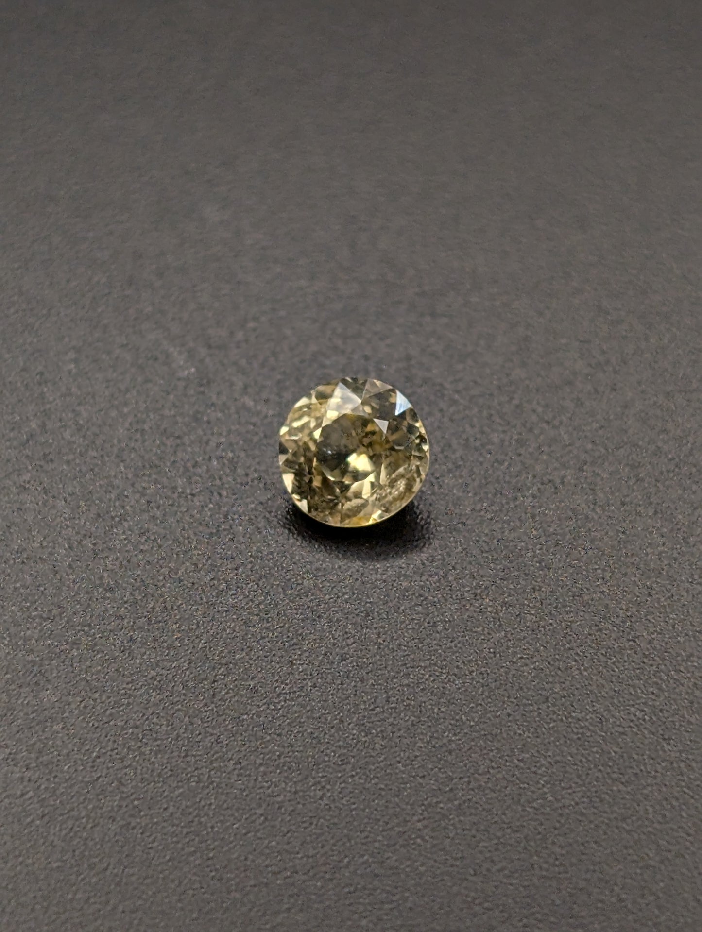 0.76ct Unheated Natural Yellow Sapphire - Ceylon