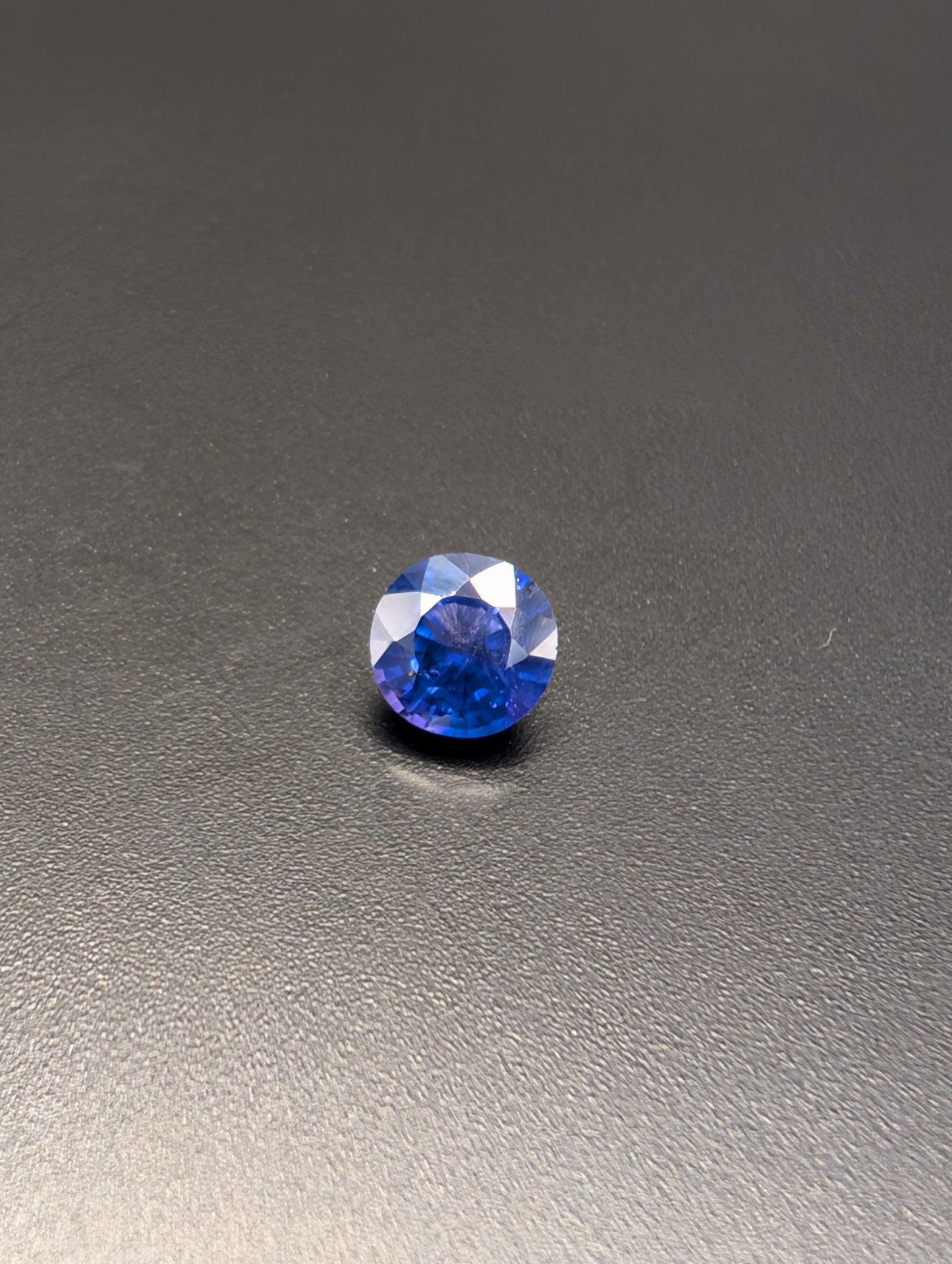 0.74ct Natural Unheated Cornflower Blue Sapphire - Round Cut